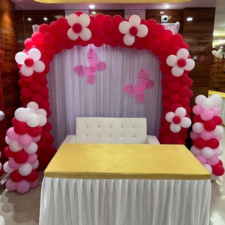 La Cresta Inn コルカタ エクステリア 写真