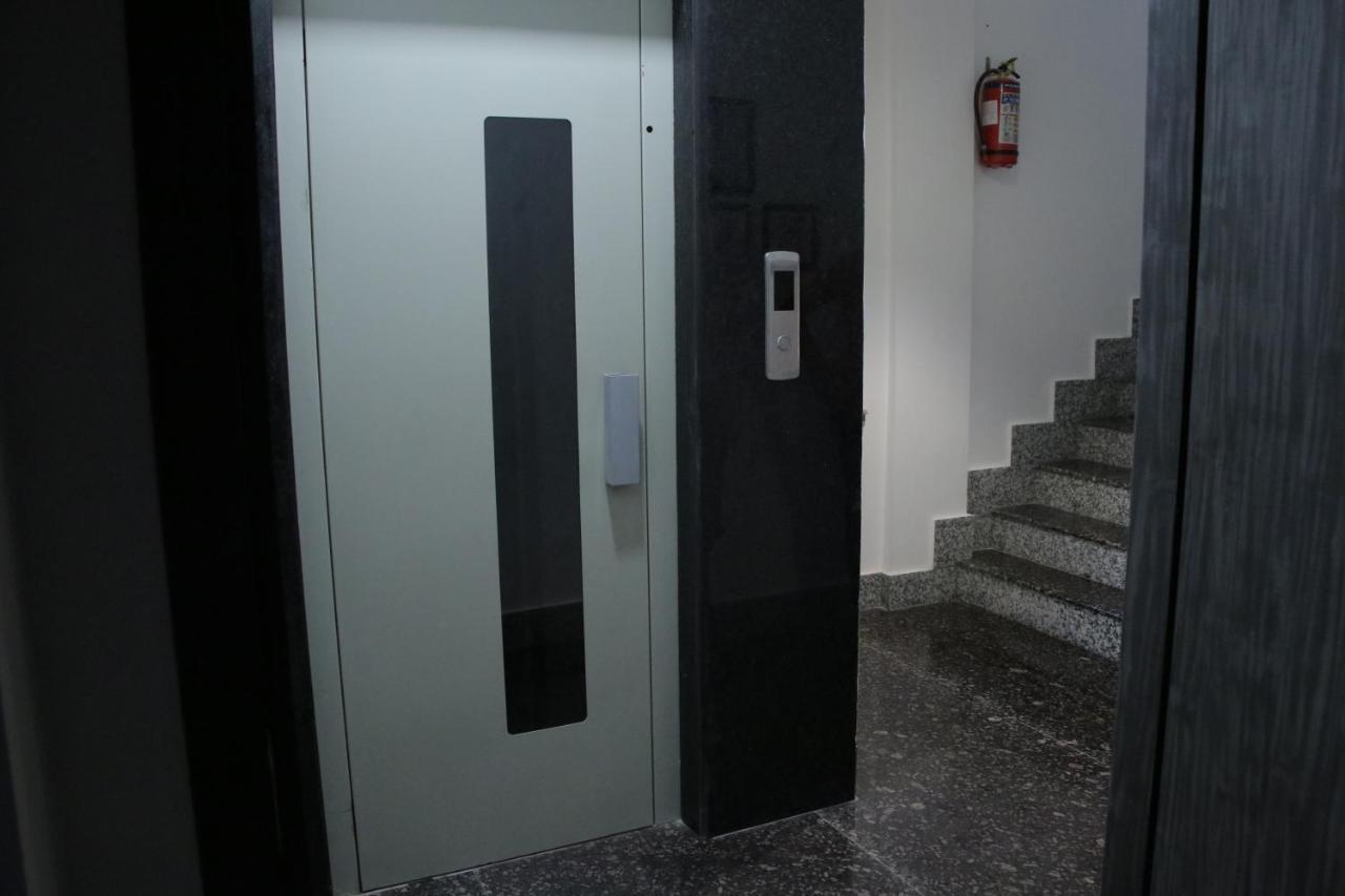 La Cresta Inn コルカタ エクステリア 写真