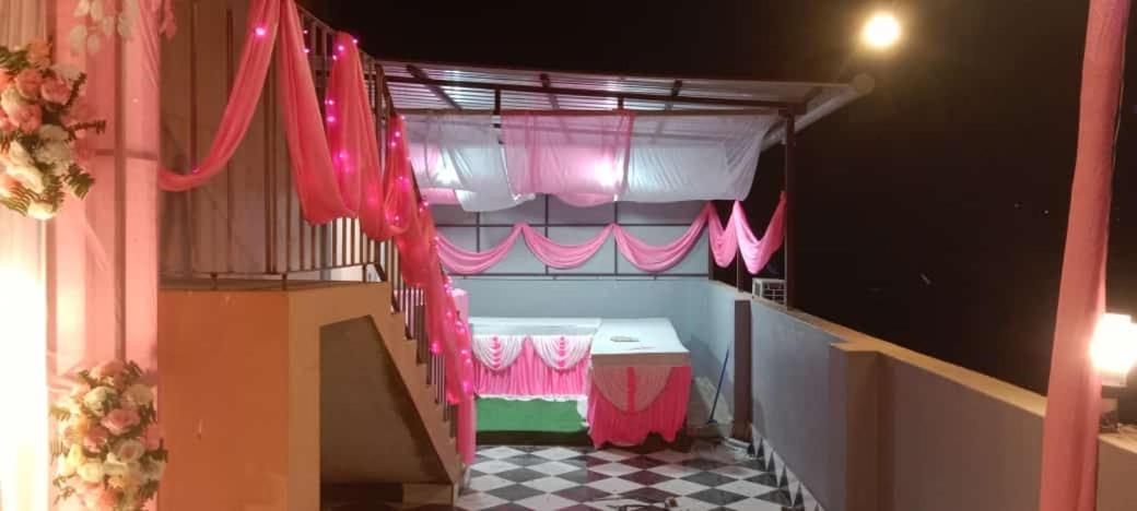 La Cresta Inn コルカタ エクステリア 写真