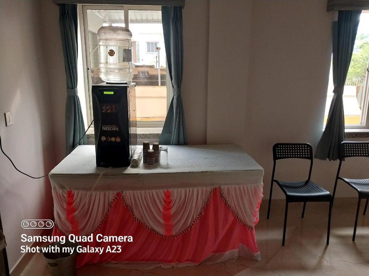 La Cresta Inn コルカタ エクステリア 写真