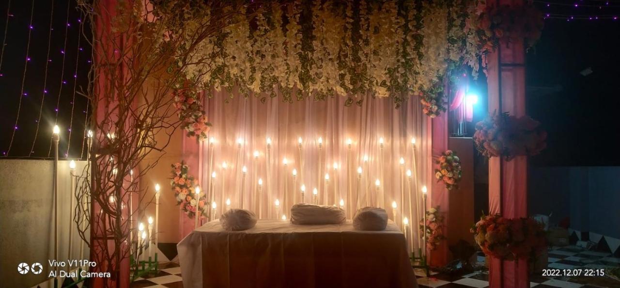 La Cresta Inn コルカタ エクステリア 写真