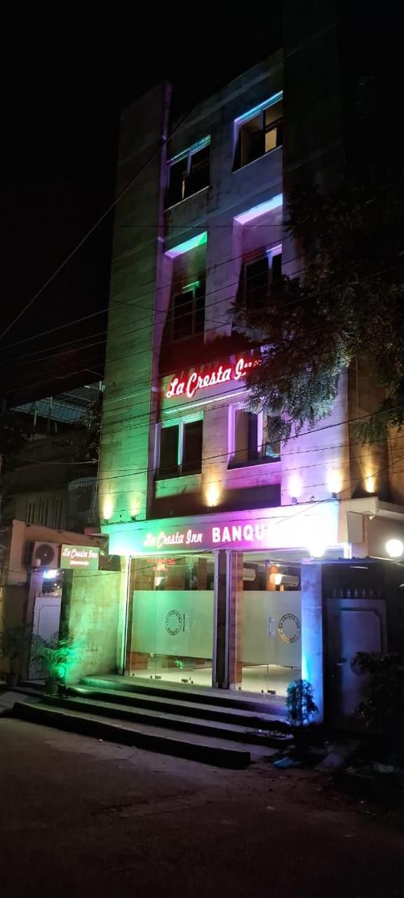 La Cresta Inn コルカタ エクステリア 写真